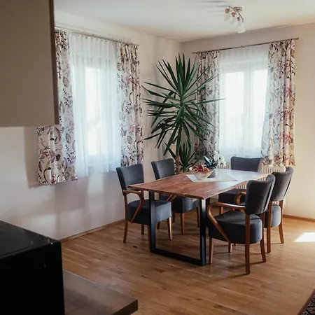 Gaestehaus Jeindl * Hartmannsdorf